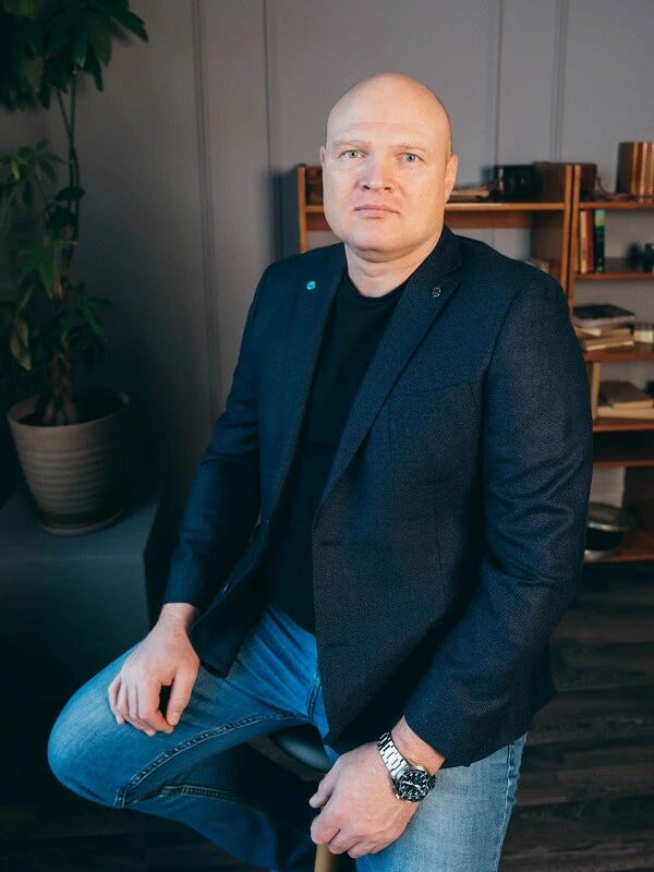 Риэлтор по продаже квартир в Санкт-Петербурге Константин Калиш